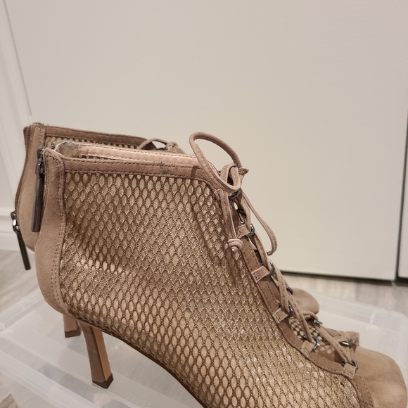 👠Vince Camuto Louise et Cie Mesh Heels 👠 - Picture 8 of 14